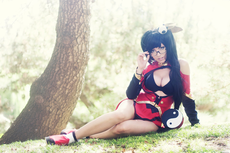 Illustration for article titled This BlazBlue Cosplay Will Knock Your Teeth Out